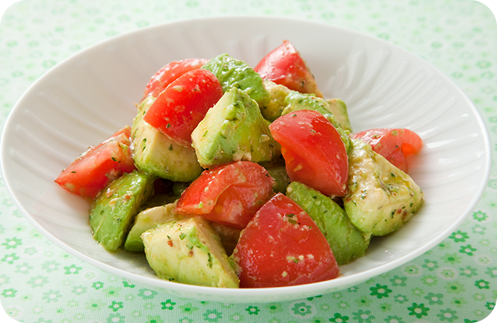 マジックソルトでトマトとアボガドのサラダ